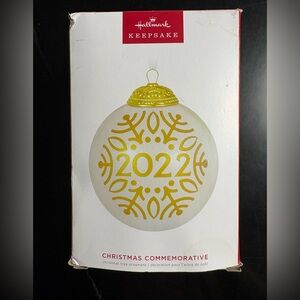 Hallmark the "2022 Christmas Commemorative” ornament